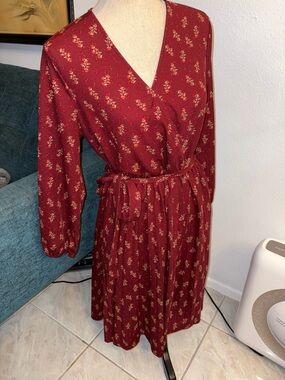 Women’s Lark and Grey PXL Maroon Long Sleeve Dress with Tie